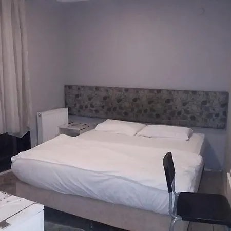 Crux Suite-2