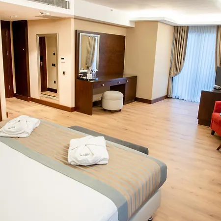 Grand Aras Hotel & Suites-3