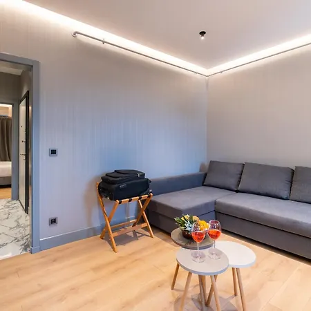 The Platine Plus Suite-2