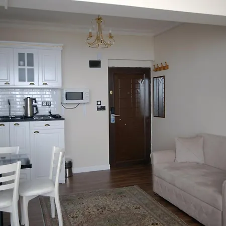 Iq Beyoglu-3