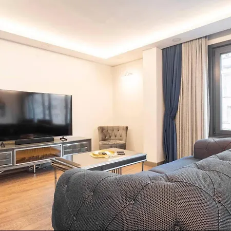 Luxury Apartment In The Heart Of Nisantasi-2
