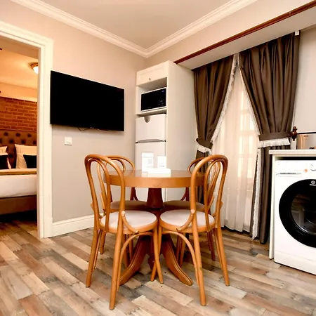 Meroddi Pera Flats-3