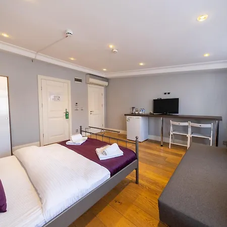 Hotel Suite By Frame-2