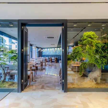 Heaven Premium Hotel Restaurant & Airport Shuttle-3