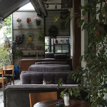 Juliet Rooms & Kitchen-2