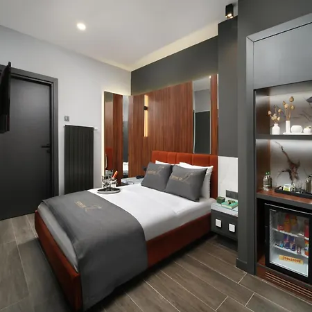 Second Suit Hotel-2