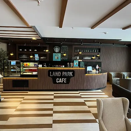 Land Park Hotel-2