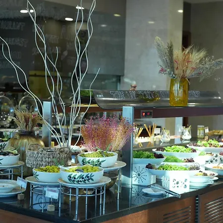 Dedeman Bostanci Istanbul Hotel & Convention Center-3