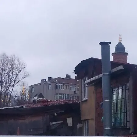 Istanbulda Merkezi Pitoresk Konum Muestakil Yeni Ev-3