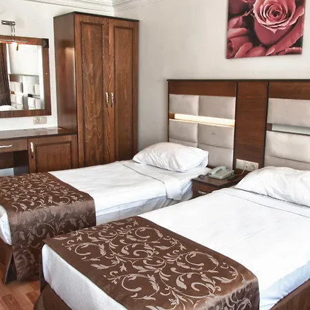Hotel Santa Pera-3