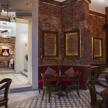 Corinne Art & Boutique Hotel-2