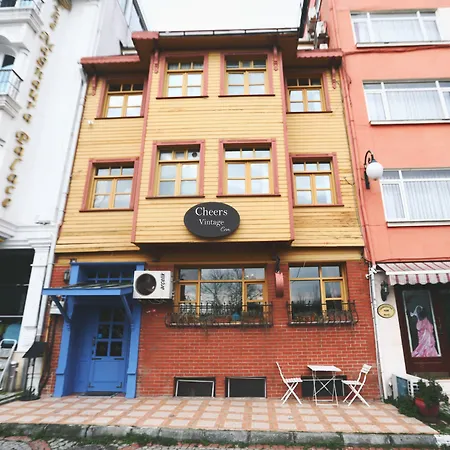 Cheers Vintage Hostel-2