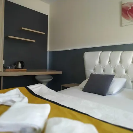 Gold Suite-3