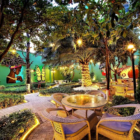 Walton Gardens Pera-2