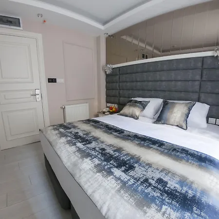 Crowned Hotel-2