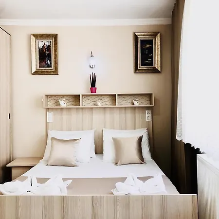 Carvan Hotel-3