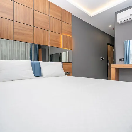 Center Suite-2