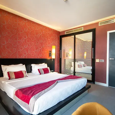 Vernazza Suites-3