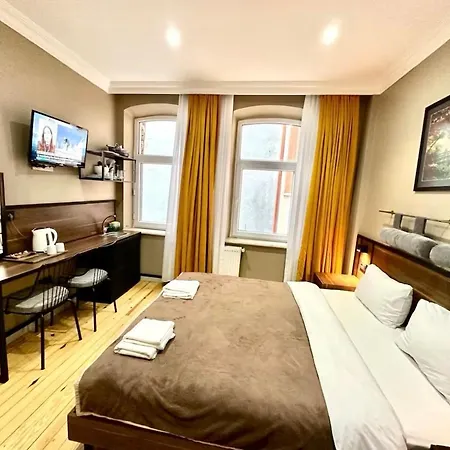 Aram Kerasi Rooms-3