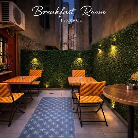 Room360 Apartments-3