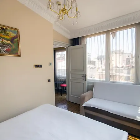 Iq Hotel-3