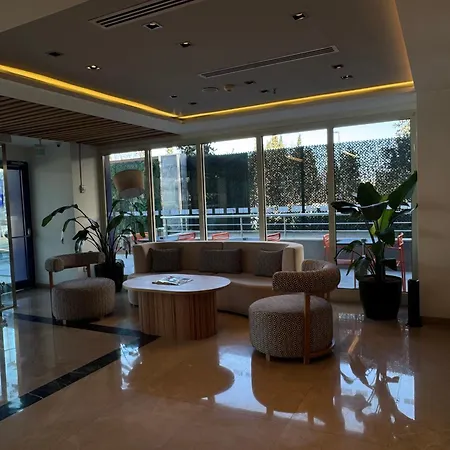 Holiday Inn Express Istanbul-Altunizade By Ihg-2