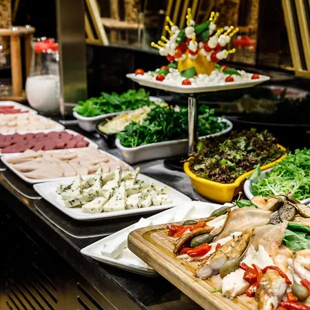 Ramada By Wyndham Istanbul Golden Horn-3