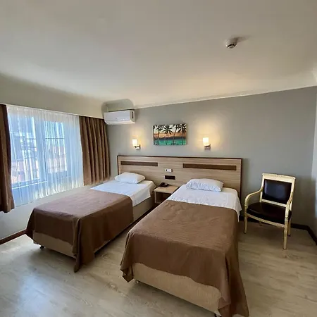 Gold Hotel-3