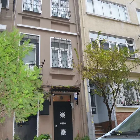 Central Triplex House In Taksim Beyoglu Cihangir-3