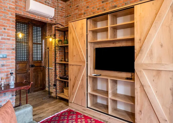 Flat With Galata Tower View Near Sishane Metro Estambul