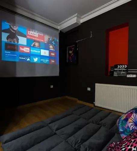 El Privado Maximalist House In City Center Estambul