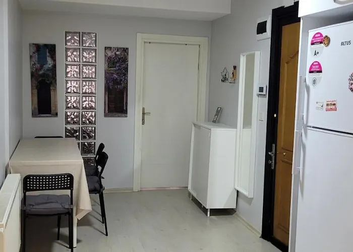 Rooms In The Heart Of Sisli - 1 Min To Metro - Shared Bathroom And Kitchen Istanbul
