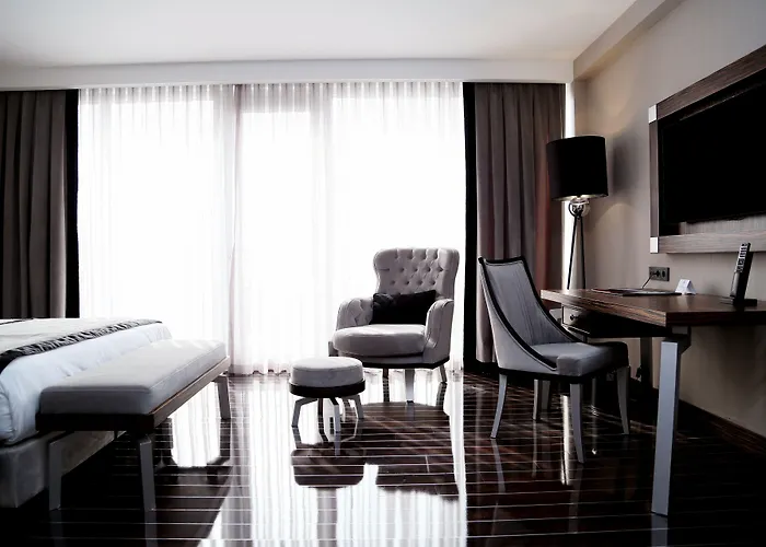 Ramada Hotel & Suites Sisli Istanboel