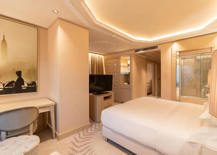 Wyndham Grand Istanbul Kalamis Marina Hotel